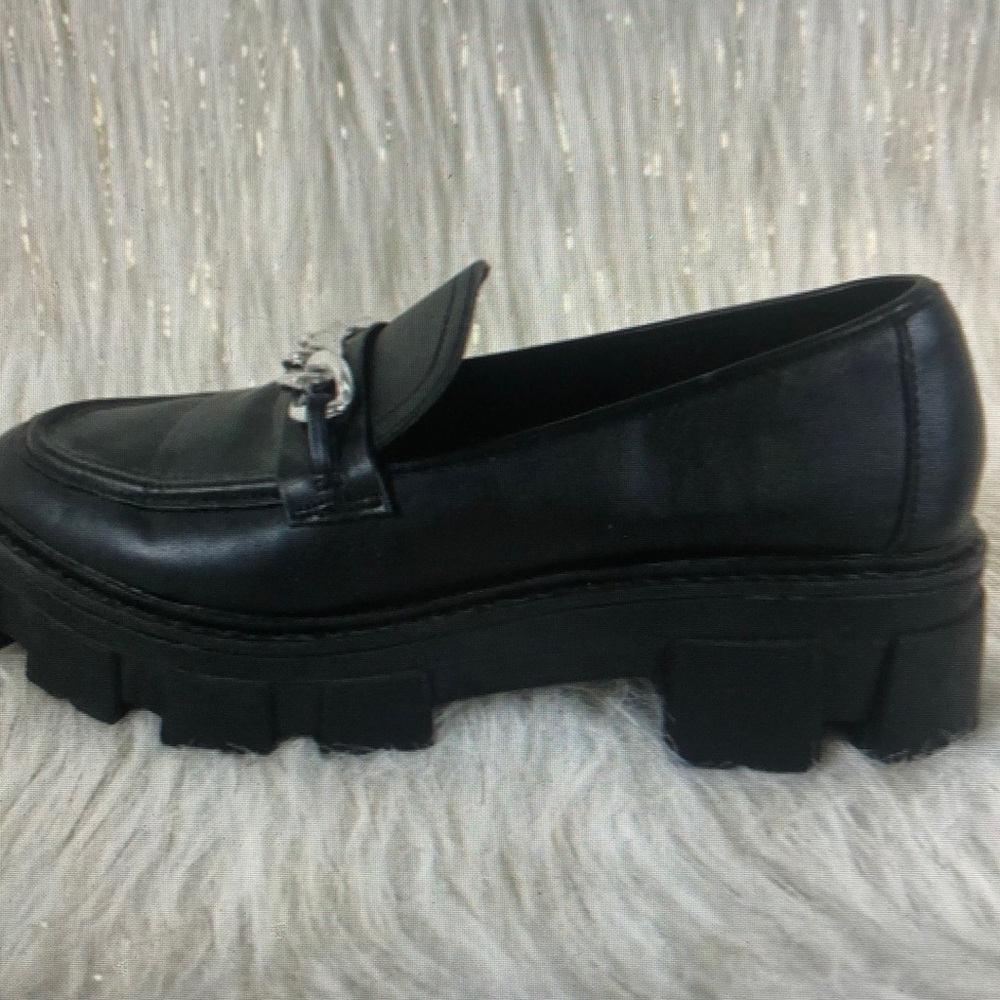 Women’s lug loafer flat shoes black slip on chain chunky